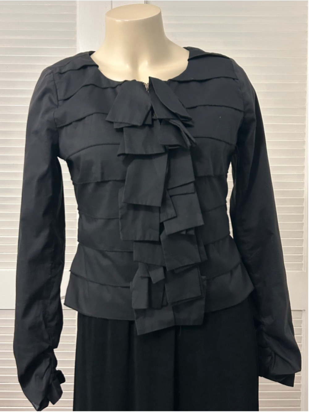 Cluce Black Ruffle Blouse Size Large Zip Front Tiered Statement Top, Fits M